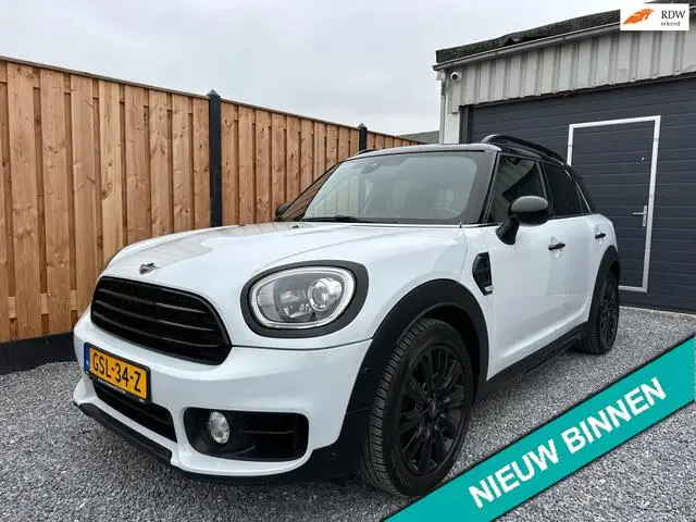 Photo 1 : Mini Countryman 2018 Essence