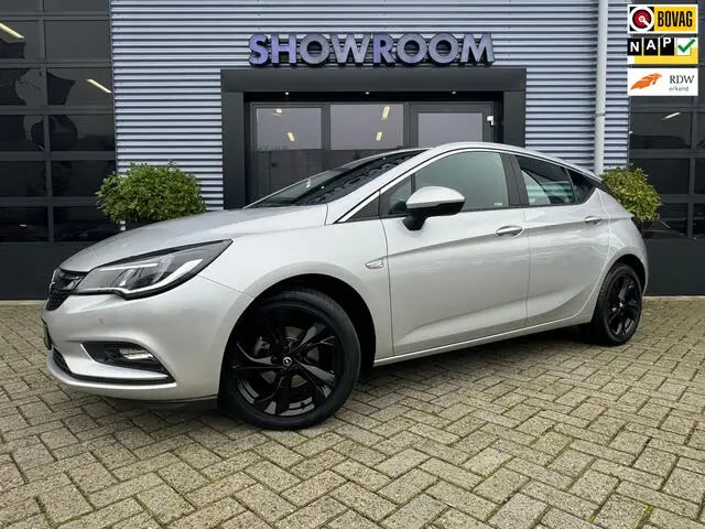 Photo 1 : Opel Astra 2017 Essence