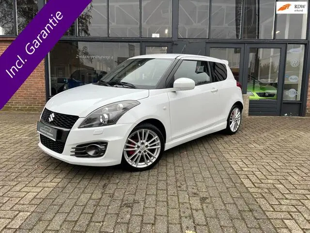 Photo 1 : Suzuki Swift 2015 Petrol