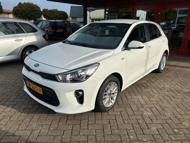 Photo 1 : Kia Rio 2018 Petrol