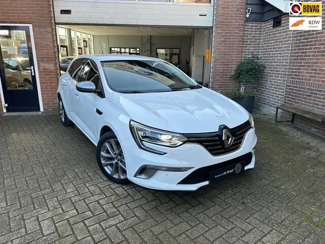 Photo 1 : Renault Megane 2017 Essence