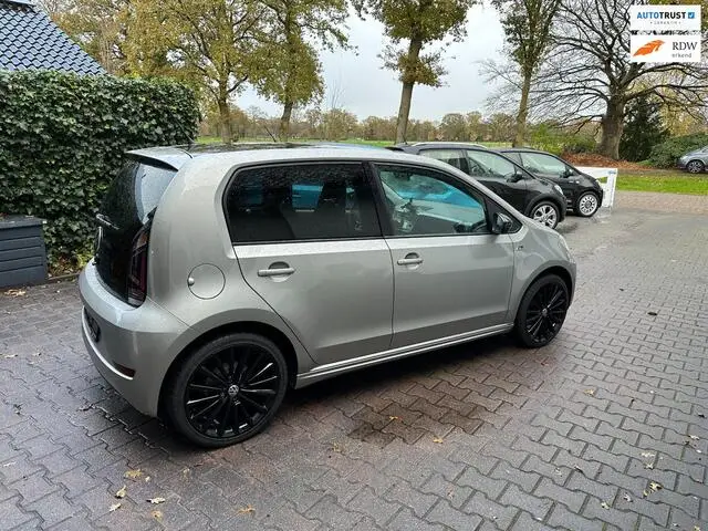 Photo 1 : Volkswagen Up! 2020 Essence