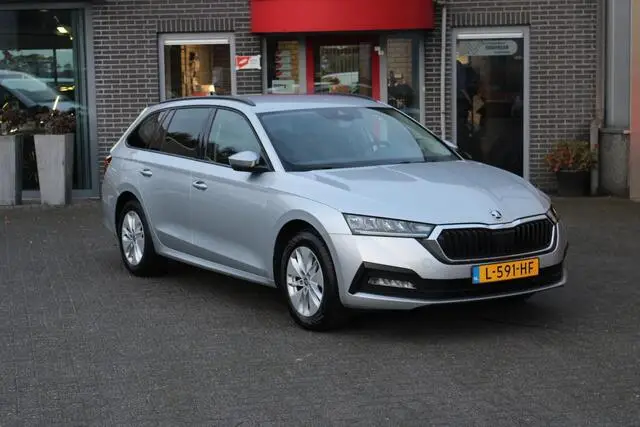 Photo 1 : Skoda Octavia 2021 Essence