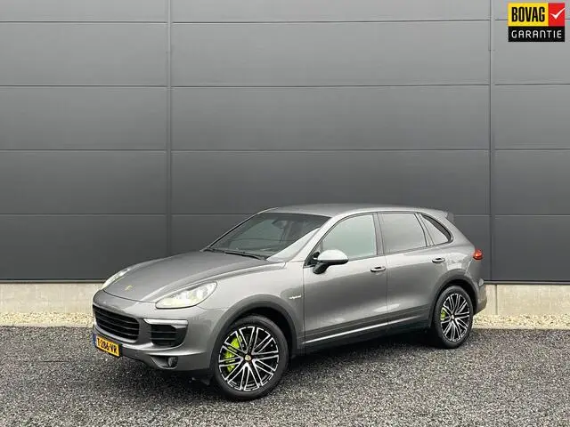 Photo 1 : Porsche Cayenne 2016 Hybride