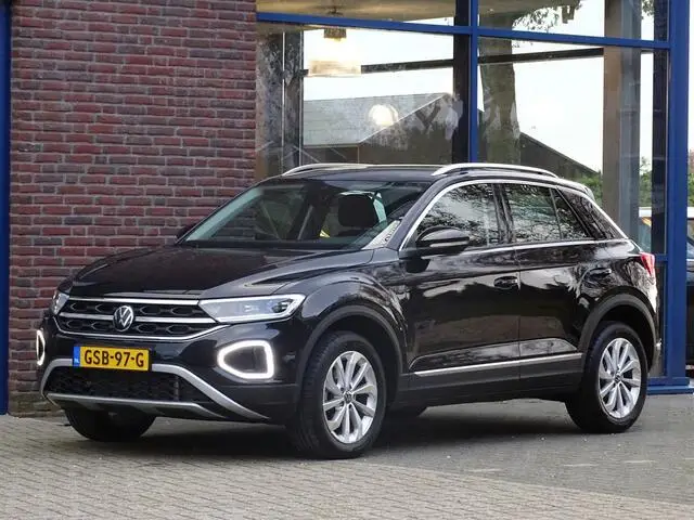 Photo 1 : Volkswagen T-roc 2023 Essence