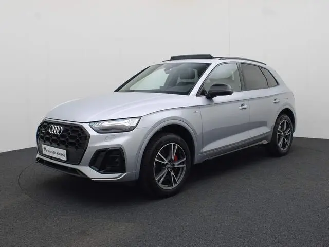 Photo 1 : Audi Q5 2023 Hybrid