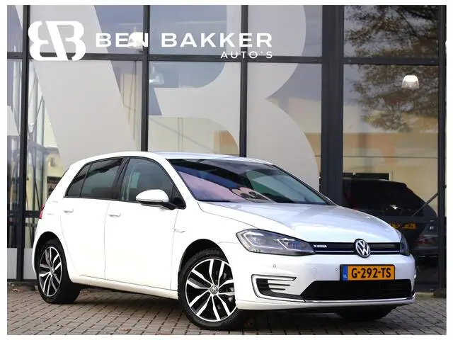 Photo 1 : Volkswagen Golf 2019 Électrique