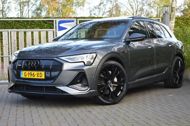 Photo 1 : Audi E-tron 2019 Electric