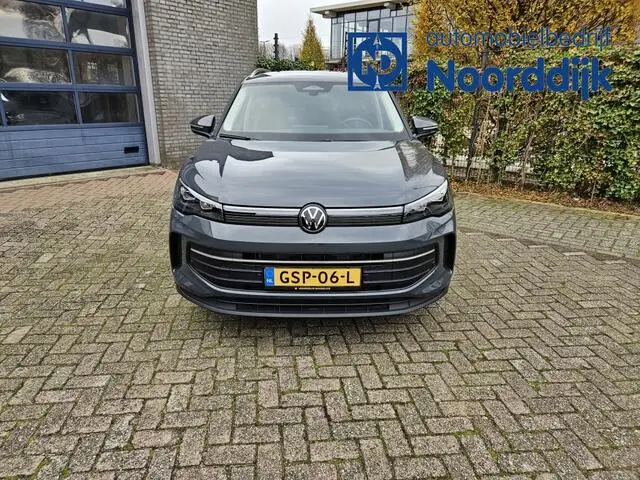 Photo 1 : Volkswagen Tiguan 2024 Essence