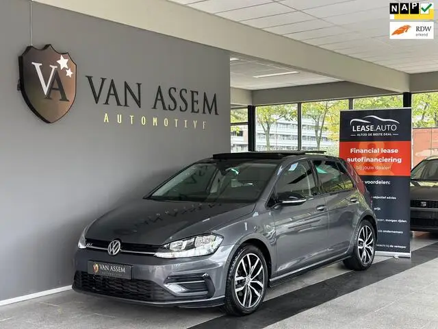 Photo 1 : Volkswagen Golf 2019 Essence