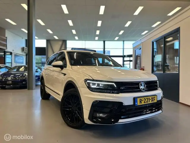 Photo 1 : Volkswagen Tiguan 2017 Petrol