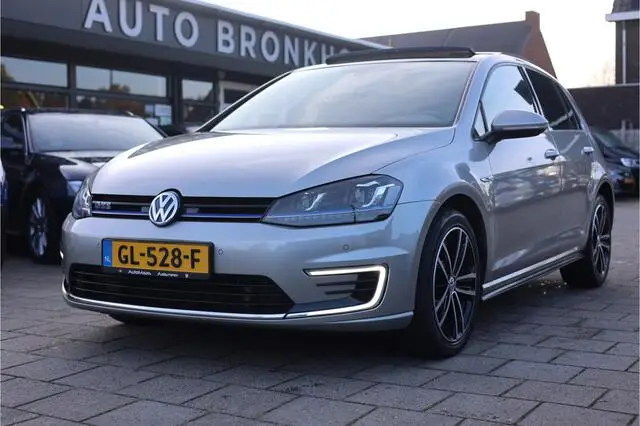 Photo 1 : Volkswagen Golf 2015 Hybrid