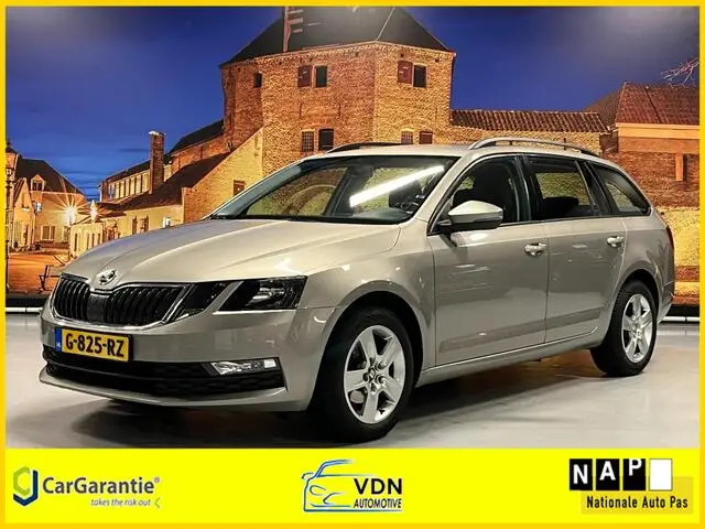 Photo 1 : Skoda Octavia 2018 Petrol