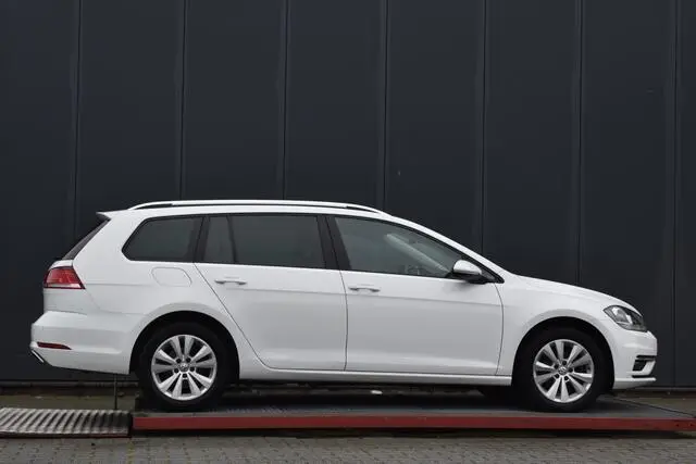 Photo 1 : Volkswagen Golf 2019 Petrol