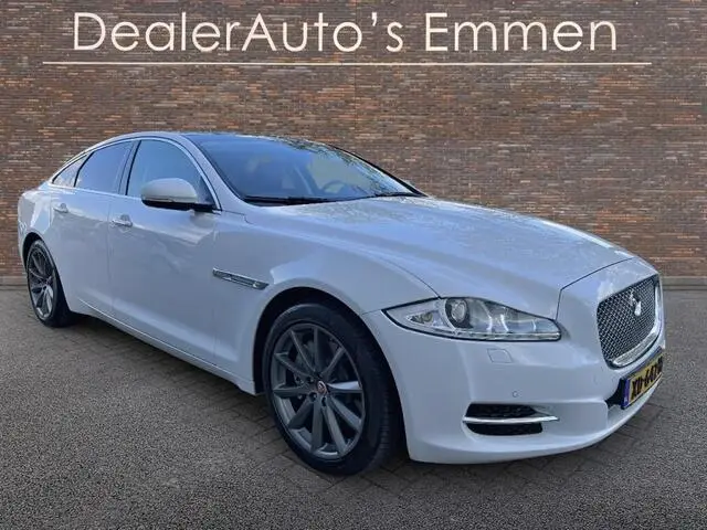 Photo 1 : Jaguar Xj 2015 Petrol