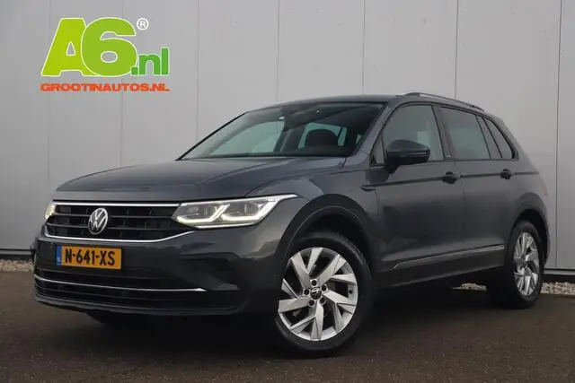 Photo 1 : Volkswagen Tiguan 2021 Essence