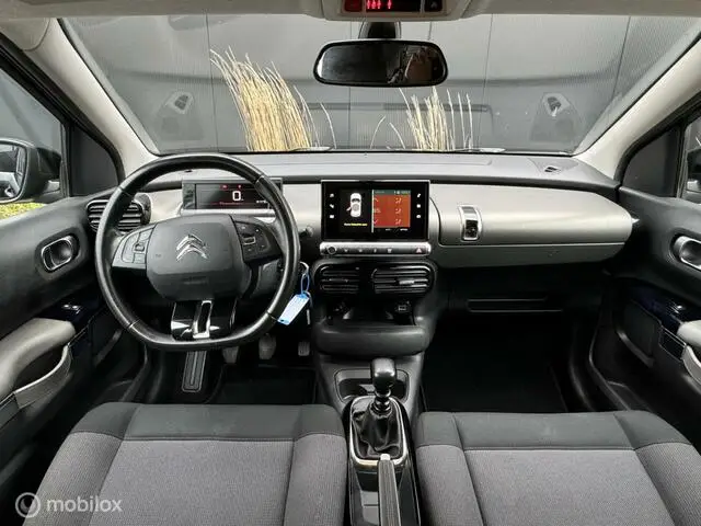 Photo 1 : Citroen C4 2019 Petrol