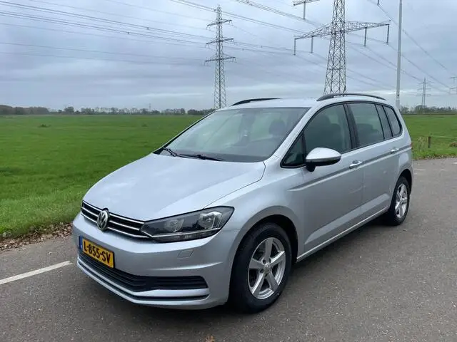 Photo 1 : Volkswagen Touran 2017 Petrol