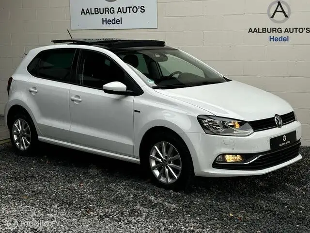 Photo 1 : Volkswagen Polo 2015 Petrol