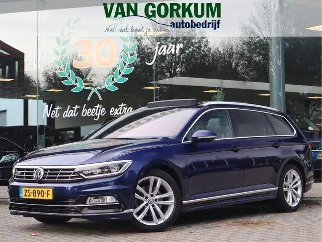 Photo 1 : Volkswagen Passat 2019 Petrol