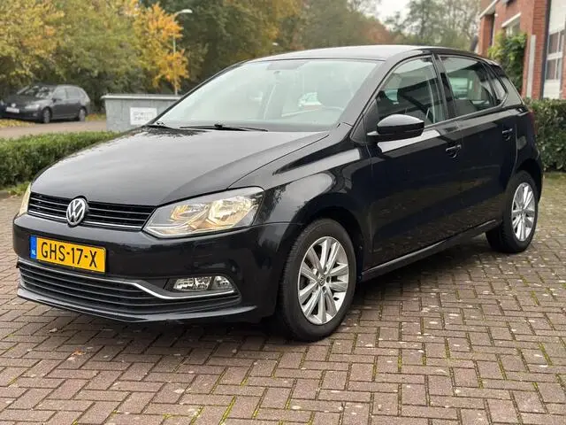 Photo 1 : Volkswagen Polo 2017 Petrol