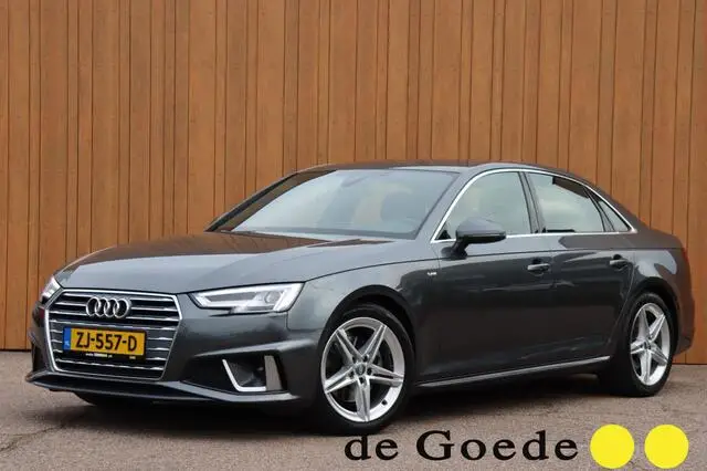 Photo 1 : Audi A4 2019 Hybrid