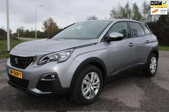 Photo 1 : Peugeot 3008 2017 Essence