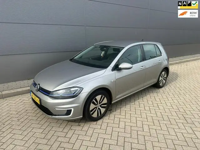 Photo 1 : Volkswagen Golf 2018 Electric