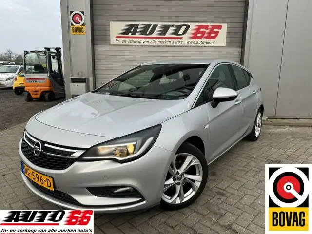 Photo 1 : Opel Astra 2016 Essence