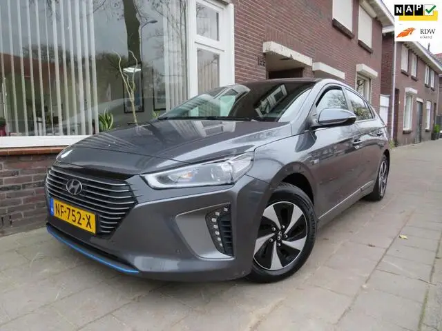 Photo 1 : Hyundai Ioniq 2017 Hybrid