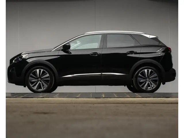 Photo 1 : Peugeot 3008 2019 Petrol