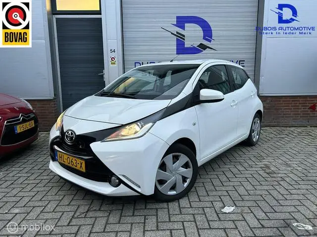 Photo 1 : Toyota Aygo 2015 Petrol