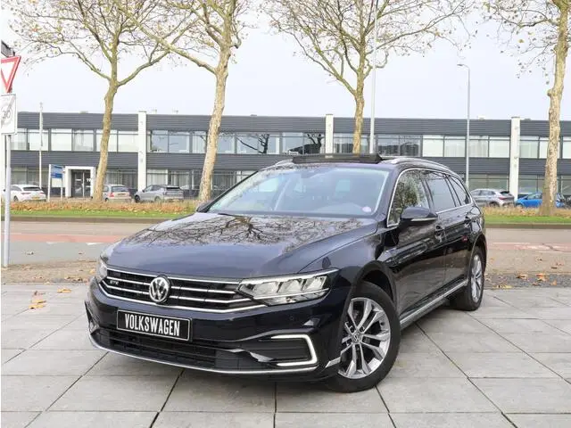 Photo 1 : Volkswagen Passat 2020 Hybride