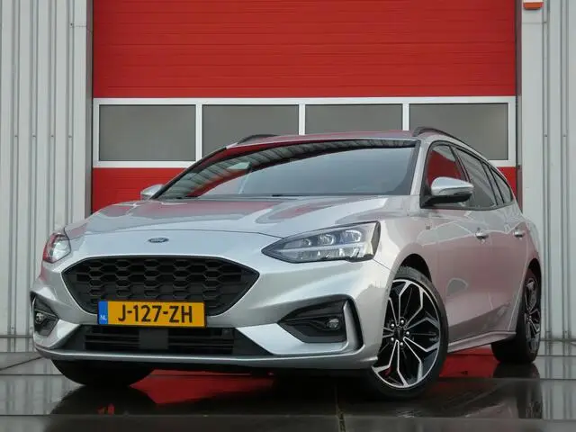 Photo 1 : Ford Focus 2020 Petrol