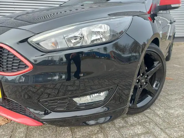 Photo 1 : Ford Focus 2018 Essence