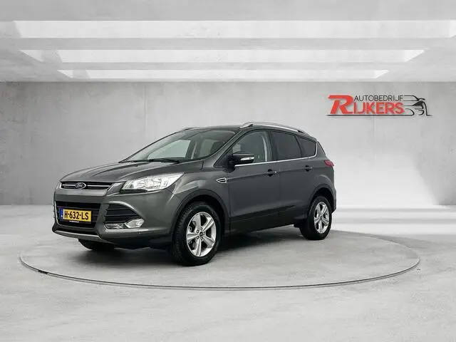 Photo 1 : Ford Kuga 2016 Petrol