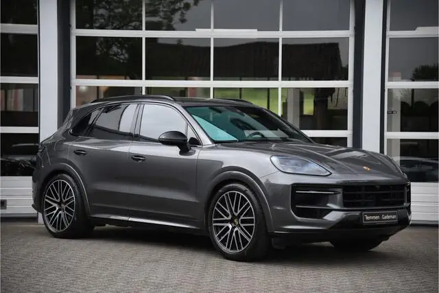 Photo 1 : Porsche Cayenne 2024 Petrol