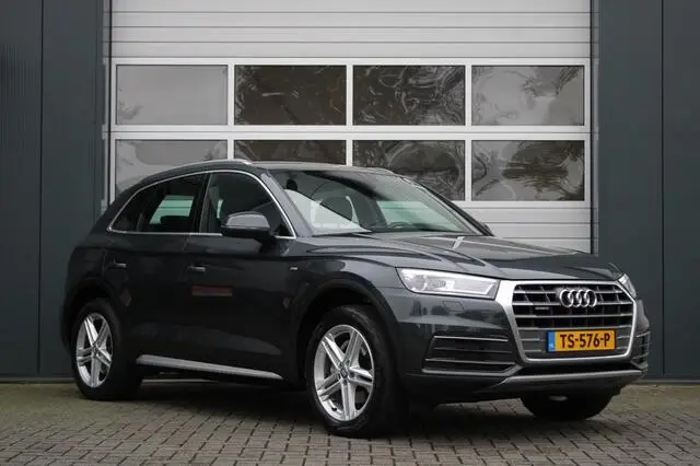 Photo 1 : Audi Q5 2018 Petrol