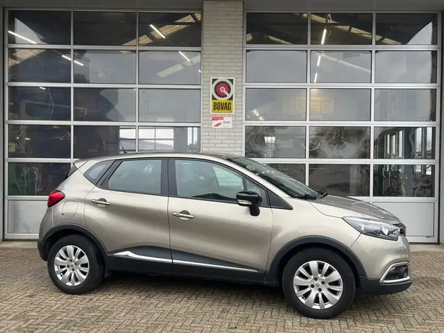 Photo 1 : Renault Captur 2015 Petrol