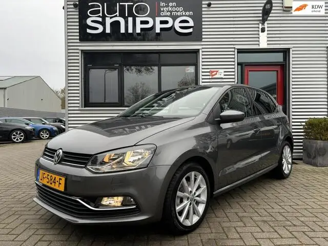 Photo 1 : Volkswagen Polo 2015 Petrol