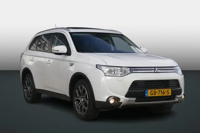 Photo 1 : Mitsubishi Outlander 2015 Hybrid