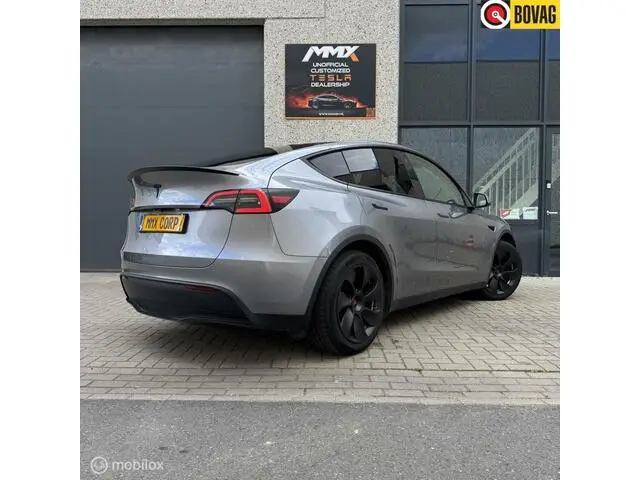 Photo 1 : Tesla Model Y 2023 Électrique