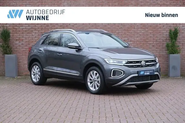 Photo 1 : Volkswagen T-roc 2023 Essence