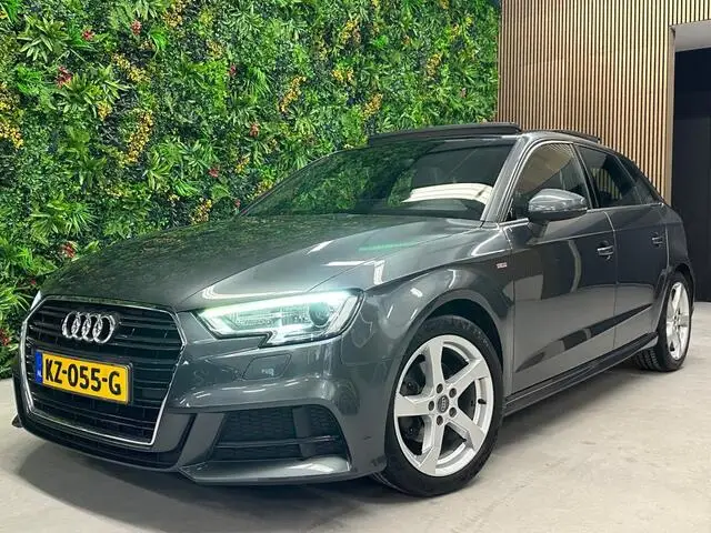 Photo 1 : Audi A3 2017 Petrol