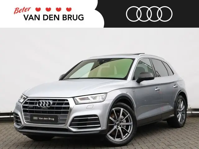 Photo 1 : Audi Q5 2020 Hybride