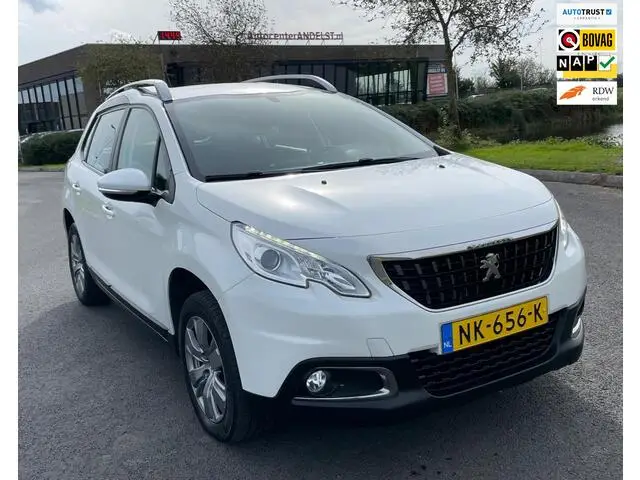 Photo 1 : Peugeot 2008 2017 Petrol