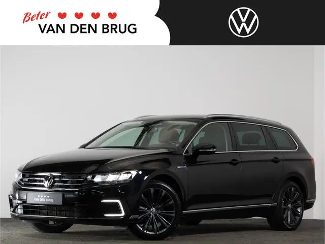 Photo 1 : Volkswagen Passat 2020 Hybrid