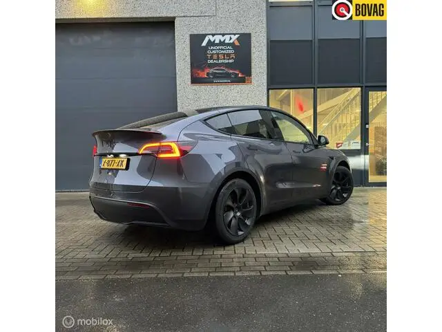 Photo 1 : Tesla Model Y 2023 Électrique