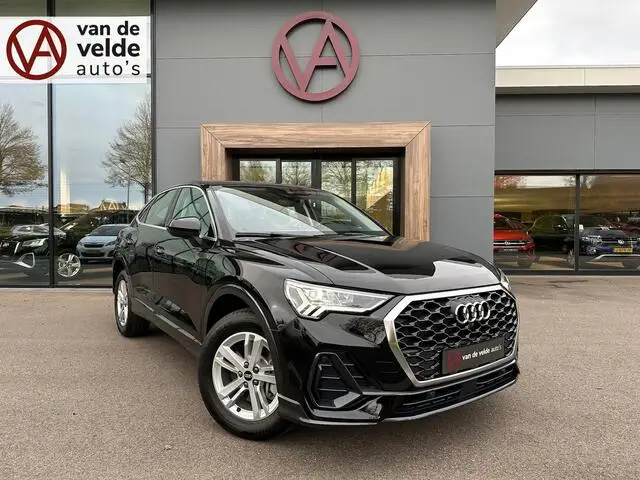 Photo 1 : Audi Q3 2023 Hybrid