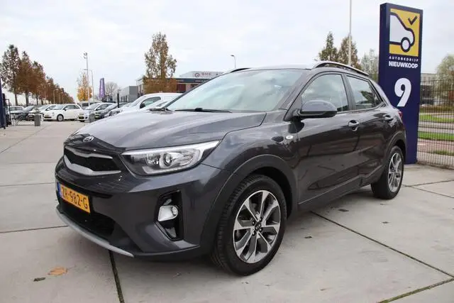 Photo 1 : Kia Stonic 2019 Essence